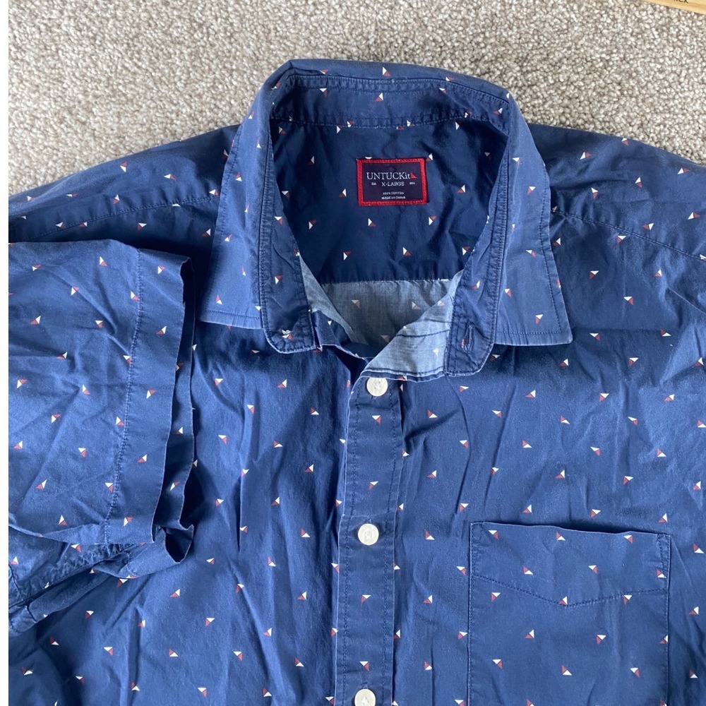 UNTUCKit Decoy Navy Blue Geometric Triangle Print Short Sleeve Shirt XL Preppy